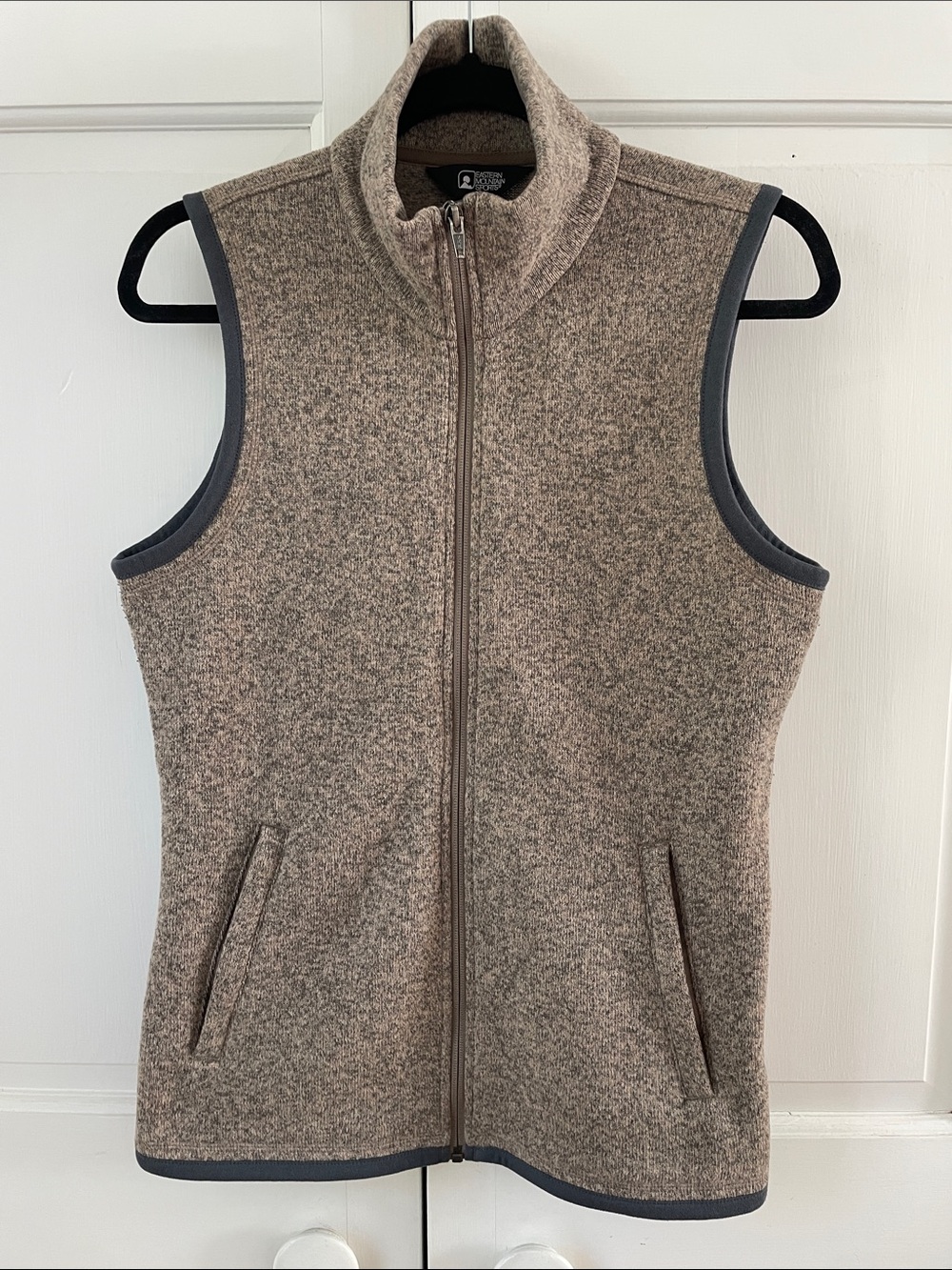 Eastern Mountain Sports Women’s Zip Up Vest. Size small